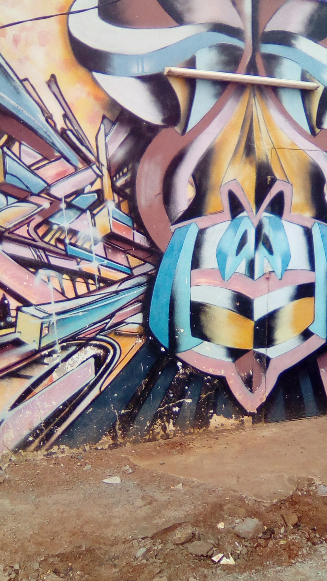 Vrai / Faux : Le graffiti est un pilier du hip-hop qui existe indépendamment des autres éléments comme le rap, le DJing ou la breakdance. — afficher la réponse