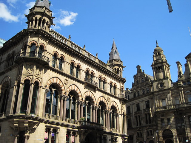 QCM : Quel phénomène social est illustré par l'augmentation de la population de Manchester, passant de 70 000 habitants en 1801 à 400 000 en 1851? — afficher la réponse