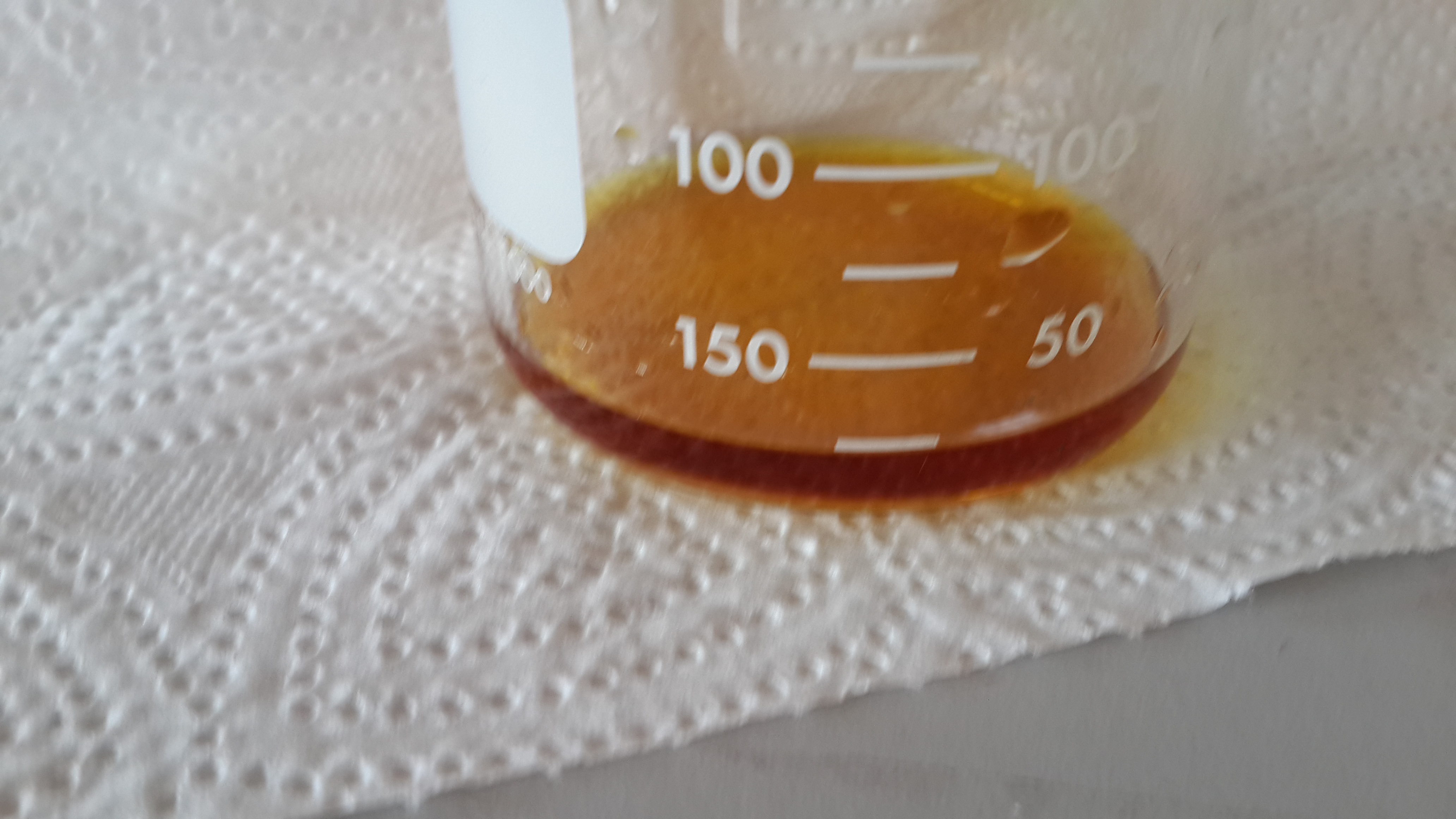 Vrai / Faux : Lorsqu'on utilise la spectrophotométrie pour suivre une réaction chimique produisant du diiode $\text{I}_2$, l'absorbance mesurée est directement proportionnelle à la concentration de $\text{I}_2$ en solution, à condition que la longueur d'onde soit fixée à la valeur d'absorption maximale de $\text{I}_2$. — afficher la réponse