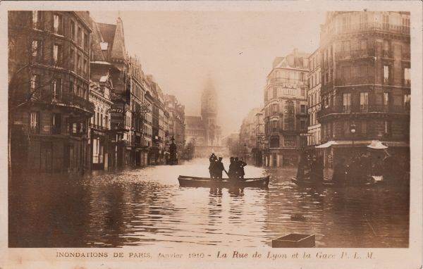 QCM : Parmi les facteurs suivants, lequel augmente directement la vulnérabilité des populations face aux inondations en France? — afficher la réponse