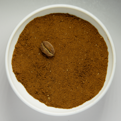 Texte à trous : La transformation d'un produit alimentaire peut servir à {{1}} son usage, comme le montre l'exemple du {{2}} transformé en poudre pour une utilisation plus pratique. — afficher la réponse