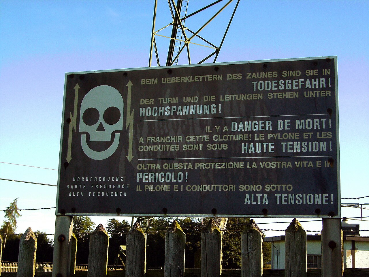 Flashcard : Quelle est la conséquence immédiate d'un contact avec une ligne électrique sous tension lors de la manipulation d'un agroéquipement? — afficher la réponse