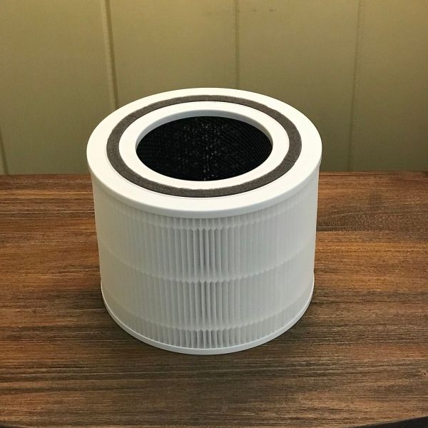 Flashcard : Quelle est la fréquence recommandée pour le nettoyage des filtres HEPA dans un système de ventilation d'animalerie, et pourquoi cette maintenance contribue-t-elle à la gestion de l'eau? — afficher la réponse